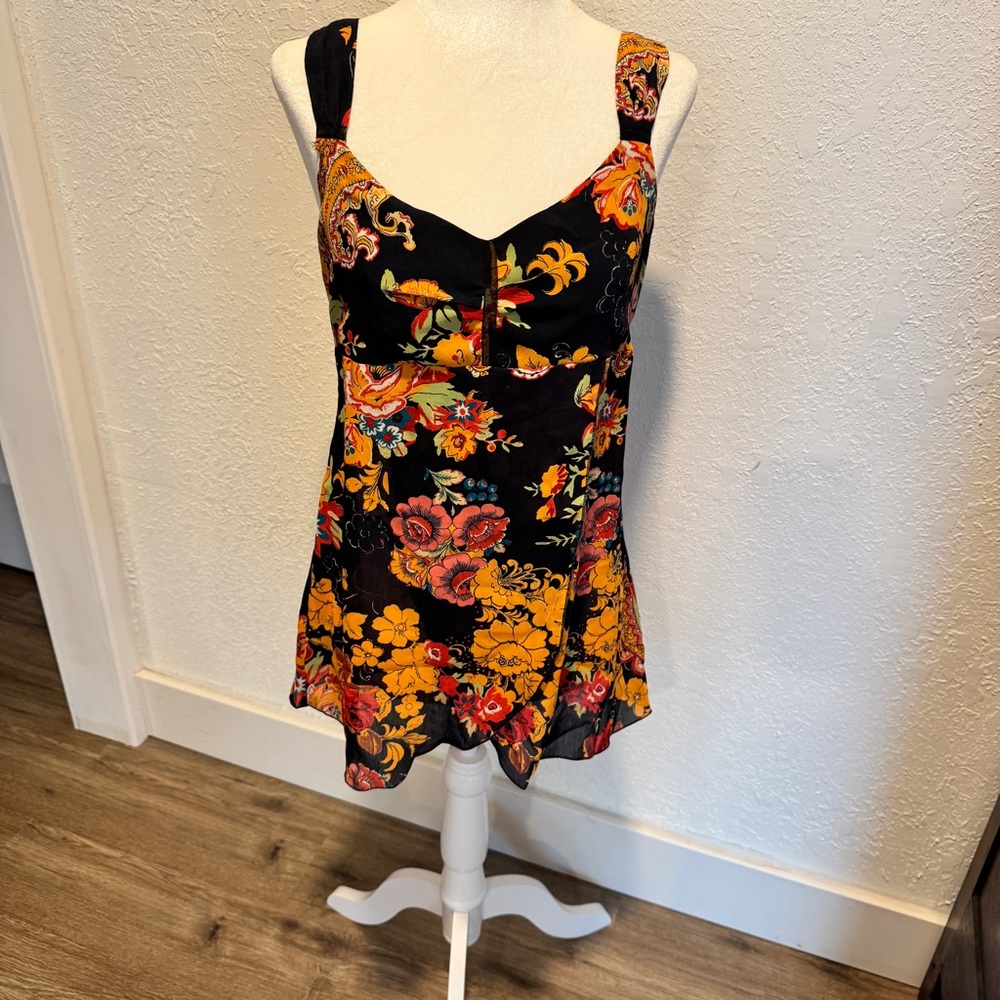 Tribal Vintage Top Size 4